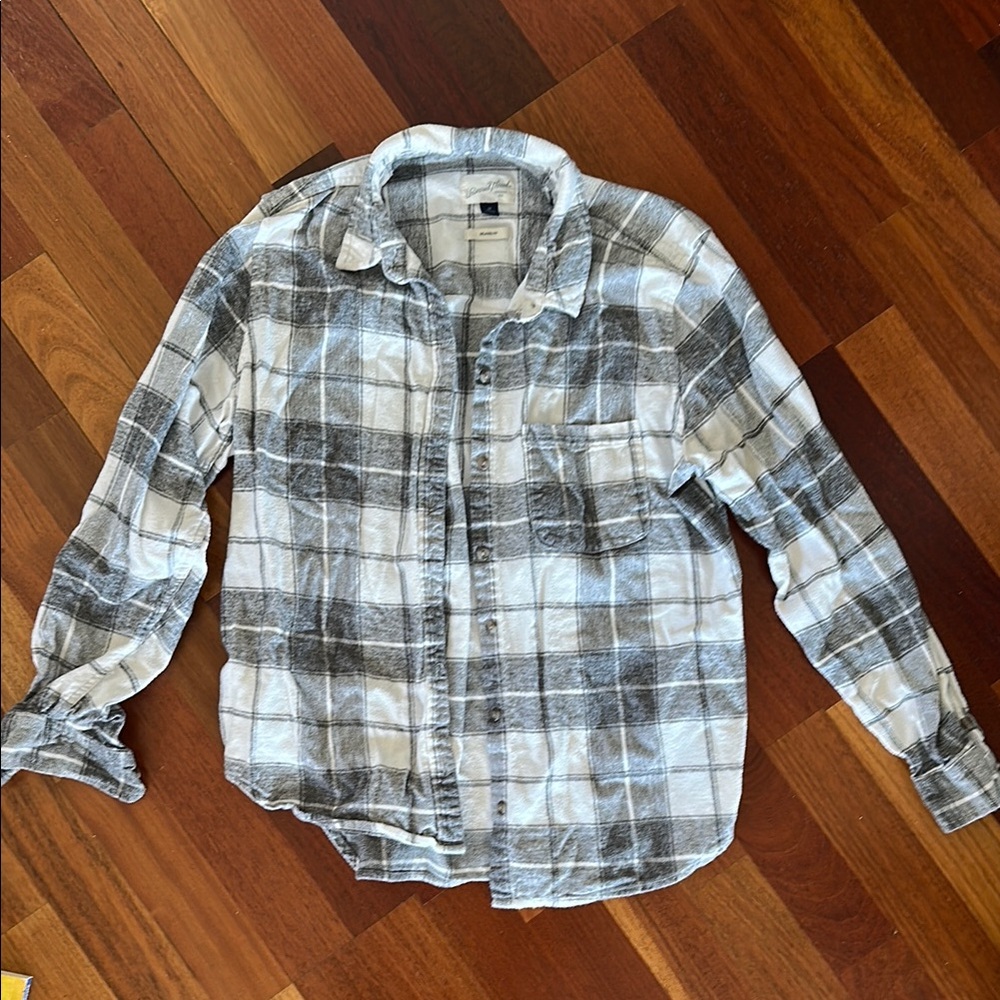 Universal Thread Gray and White Plaid Button Down Shirt